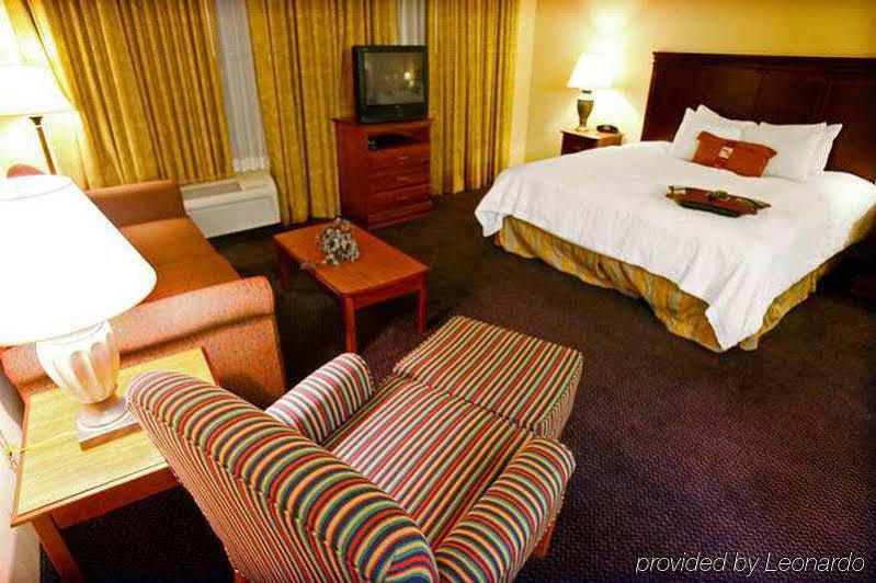 Hampton Inn & Suites Палмдейл Экстерьер фото