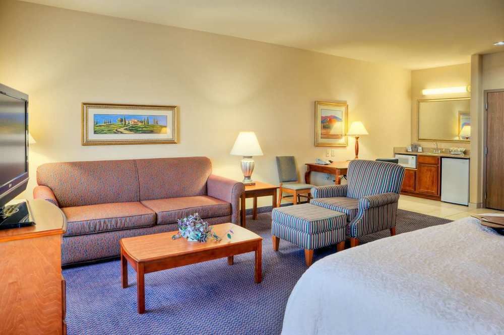 Hampton Inn & Suites Палмдейл Экстерьер фото